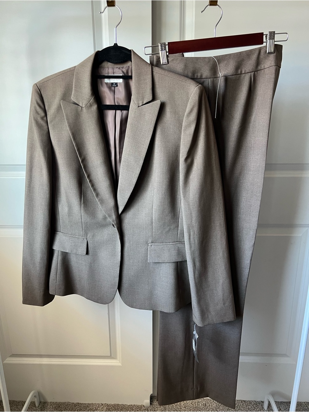 Tahari ASL Tailored Taupe Women's Suit Jacket & Pants